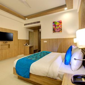 Hotel Elevate Inn - With Complimentary Pickup Or Drop Near Delhi Airport